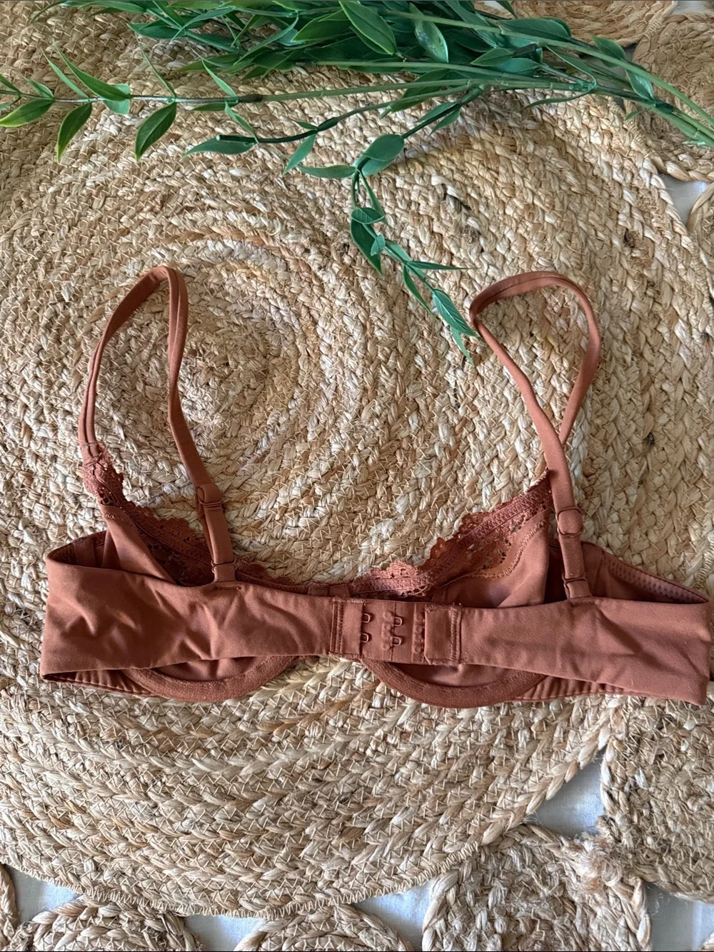 Skims underwire Taupe Brown Lace Bra. Un padded. 34A - Picture 2 of 4